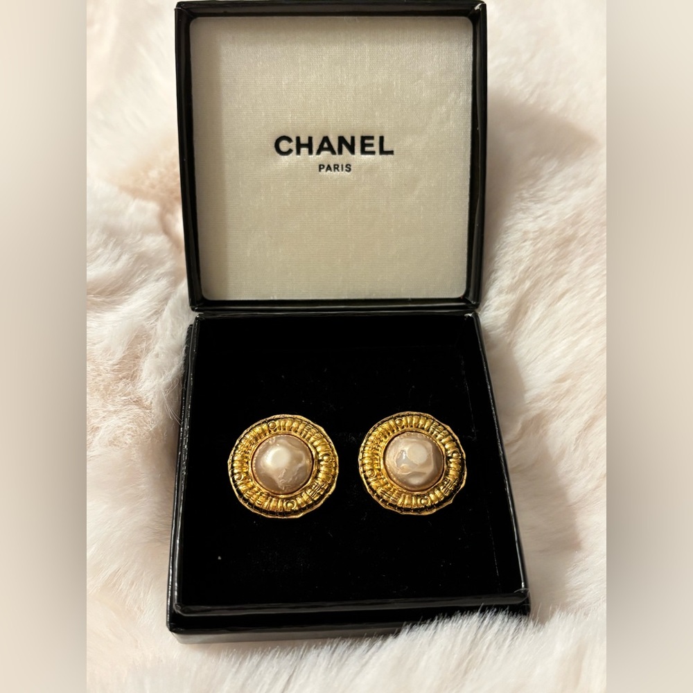CHANEL Gold and Cream Statement Earrings - Clip on - Picture 1 of 10